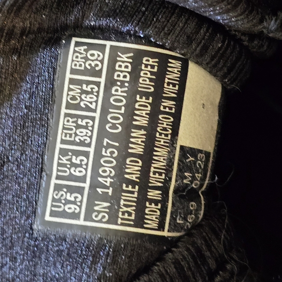 Skechers Black Arch Fit Sneakers - Picture 7 of 9